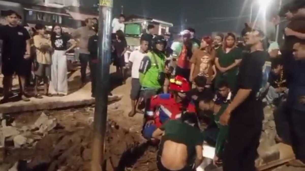 Four-year-old dies after four-hour rescue from narrow construction hole in South Jakarta