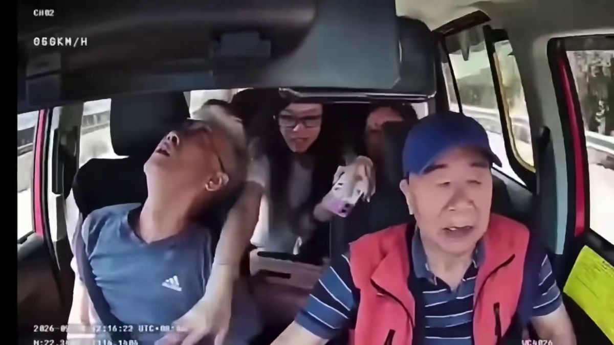 Taxi driver carrying four passengers passes out while driving in Hong Kong, taken to hospital in critical condition