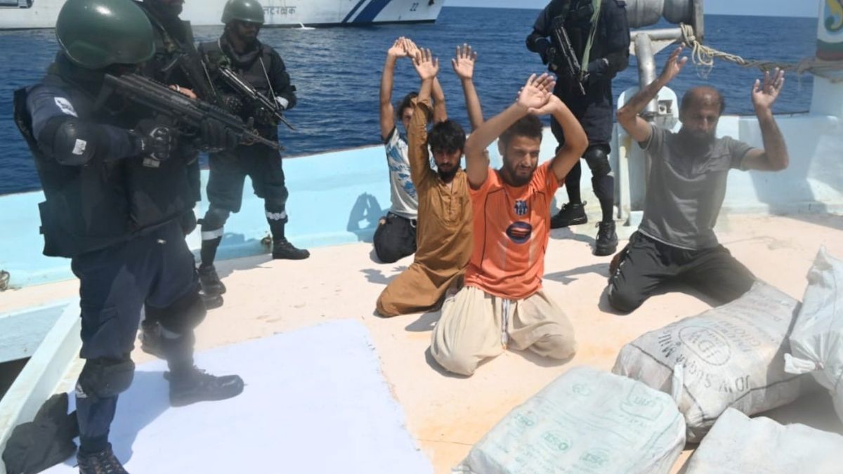 Iranian dhow seized near India with 526kg of drugs and five Pakistani nationals detained