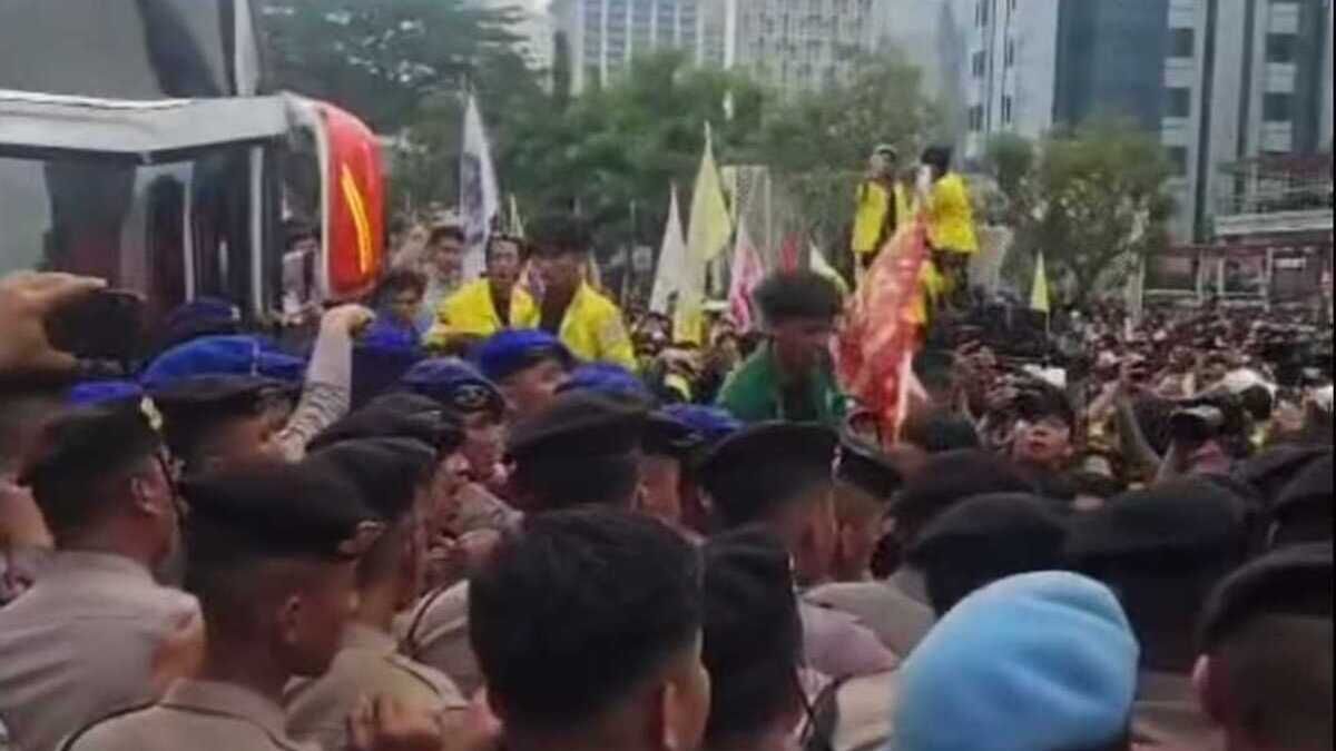Jakarta protest 18 August 2926.jpeg