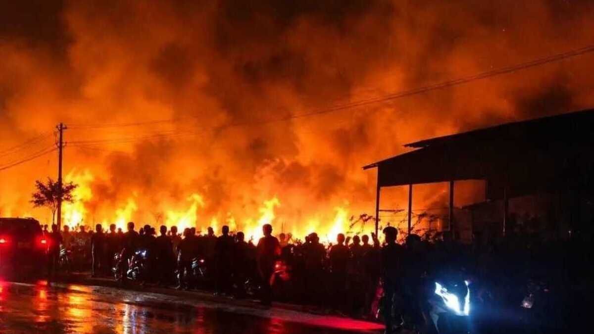 Indonesia allocates US$14.5 million to fight West Kalimantan forest fires as haze crisis fuels regional anger
