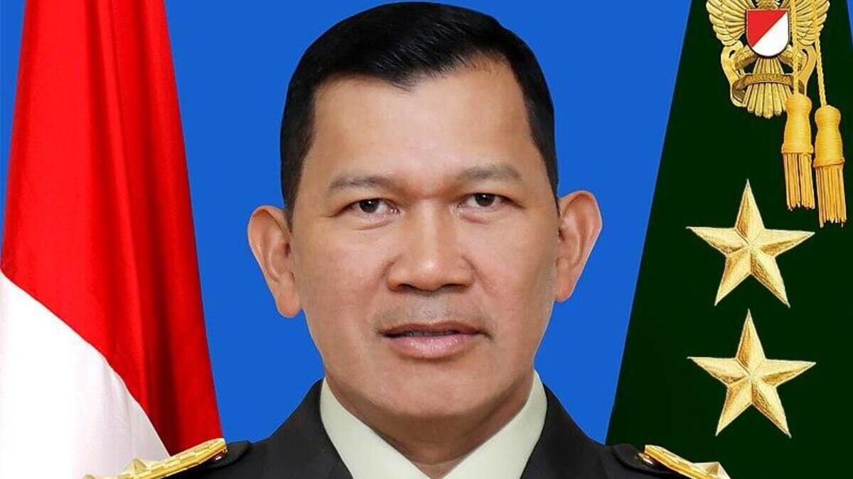 Indonesia appoints army general to lead disaster agency amid corruption probe and forest fires