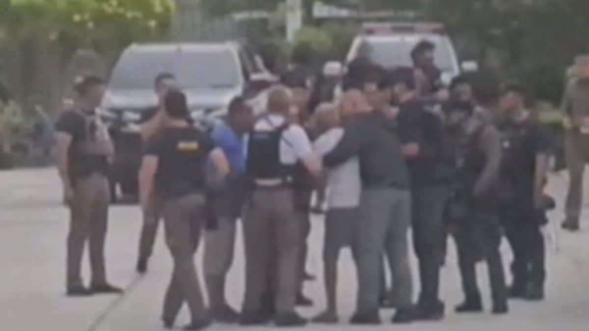 Police surrender.jpg