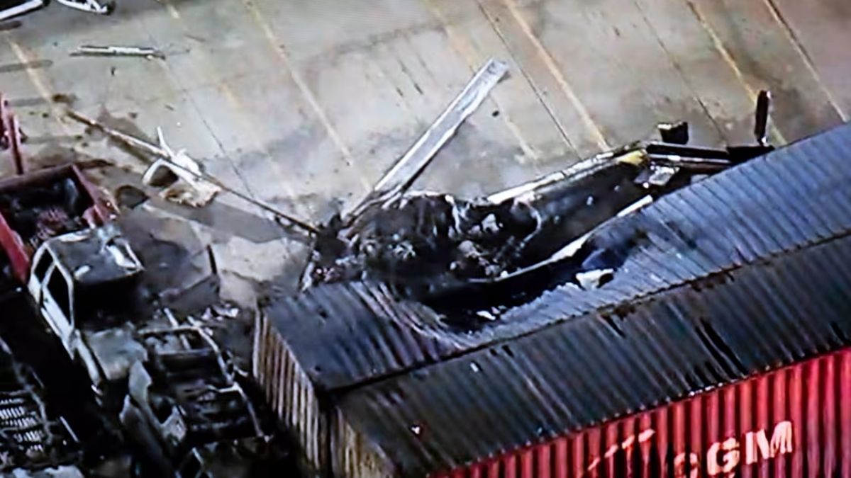Three killed after news helicopter crashes while covering Los Angeles bus collision