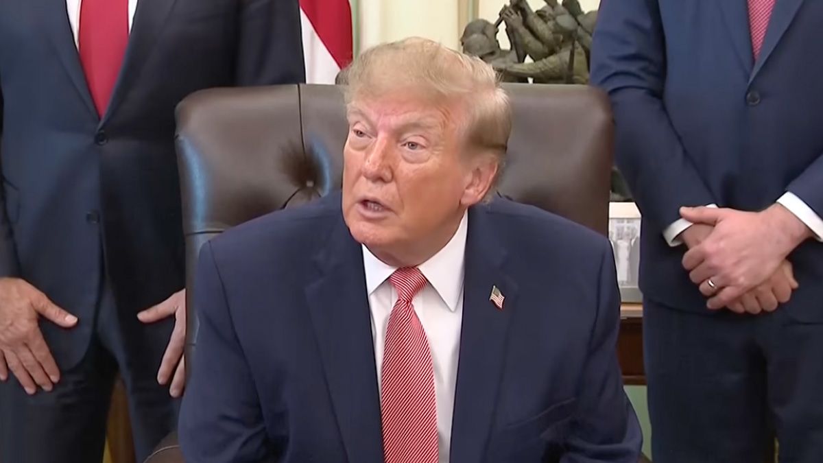 Trump calls Independent reporter a “sick person” in Oval Office as White House account posts slur
