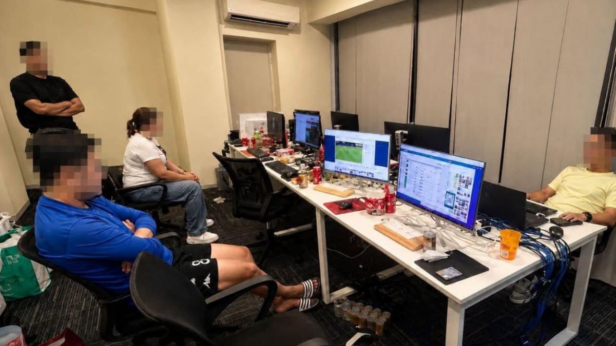 Malaysian police arrest 32 Chinese nationals in KL raid on alleged World Cup betting syndicate